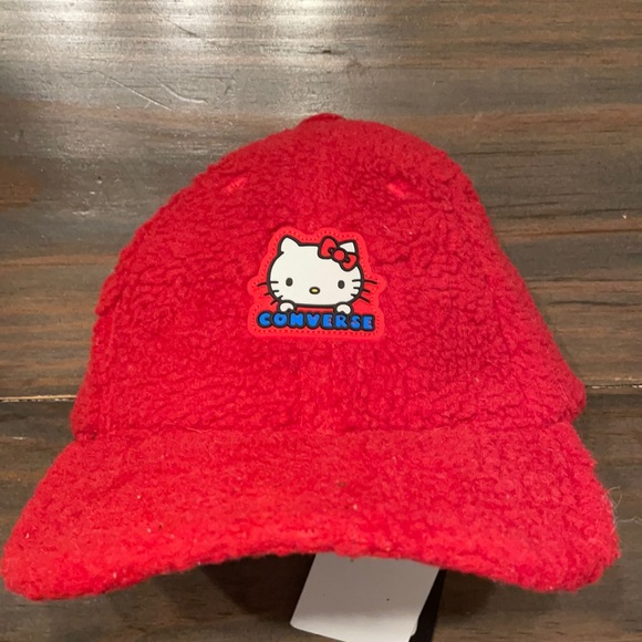 converse hello kitty beanie